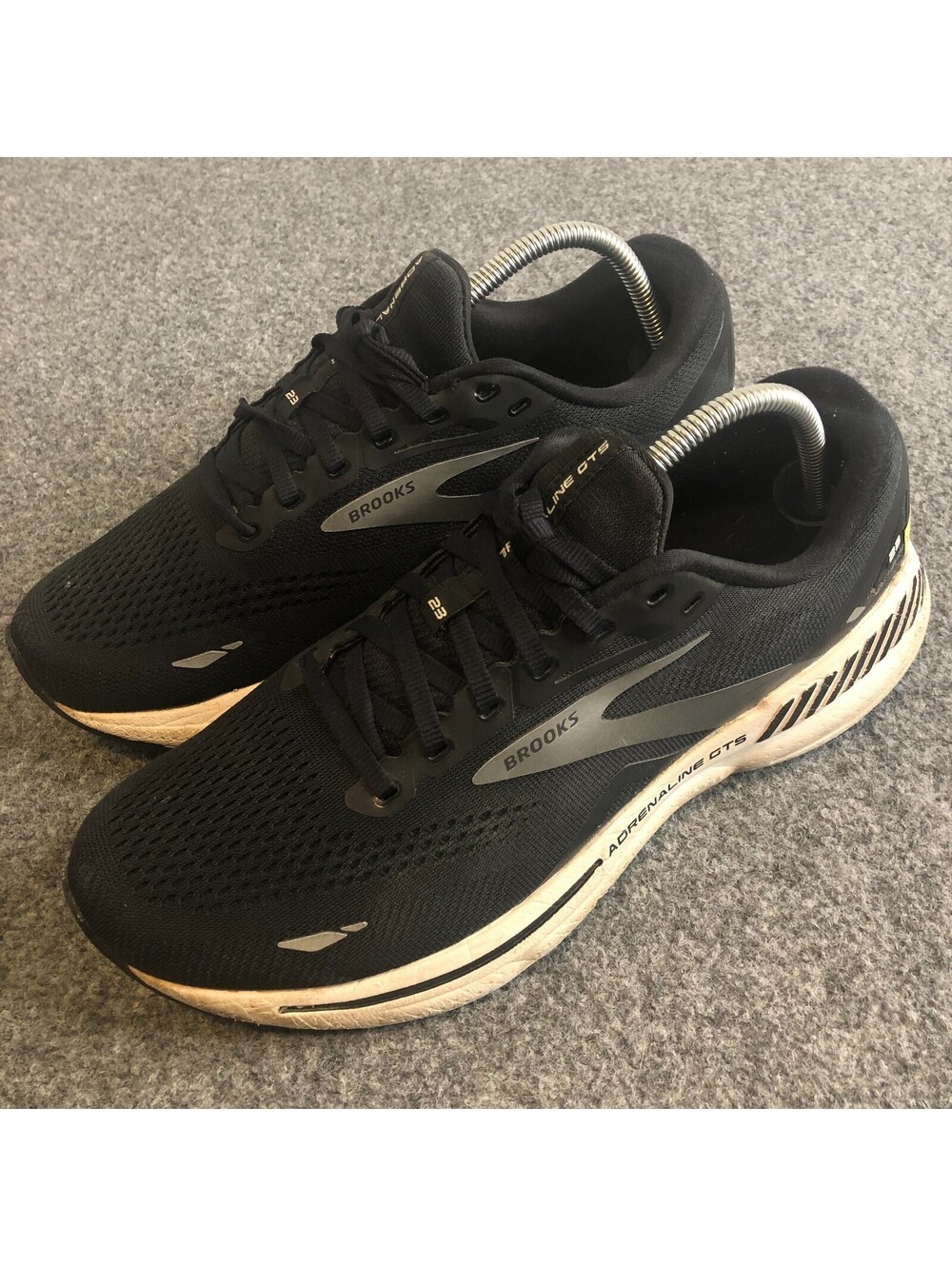 Brooks Adrenaline GTS 23 Shoes Mens 9.5 2E Black Athletic Running Sneakers